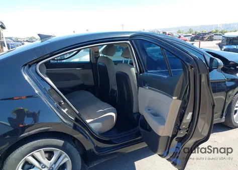 2020 Hyundai Elantra Sel z USA, uszkodzony, nr VIN KMHD84LF9LU921661